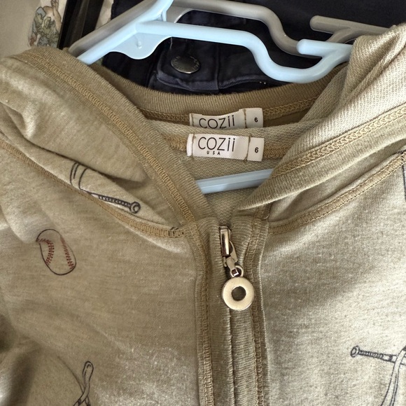 Graphic Tees and Hoodie Set - Green, Yellow, Red, White - Picture 11 of 11